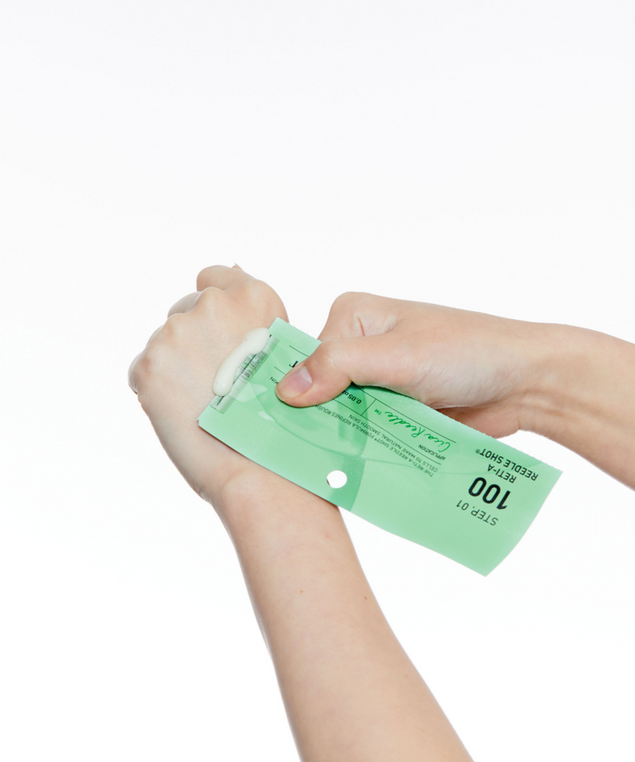 VT Cosmetics Reti-a Reedle Shot 100 2step Hydrogel Mask | GlamTouch UK
