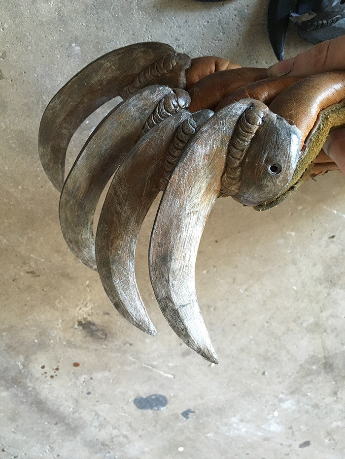 BLACK CAST WASTELAND CLAW  x 10