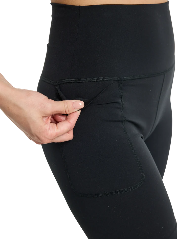 Product image of Women's Burton  Multipath Active Legging Shorts [Variant: True Black]