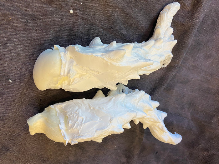 CAST DRAGON HORN PAIR