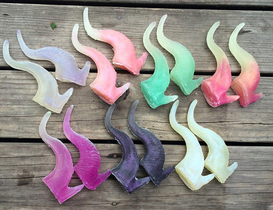 CAST TRANSLUCENT GLOW IN THE DARK HORNS