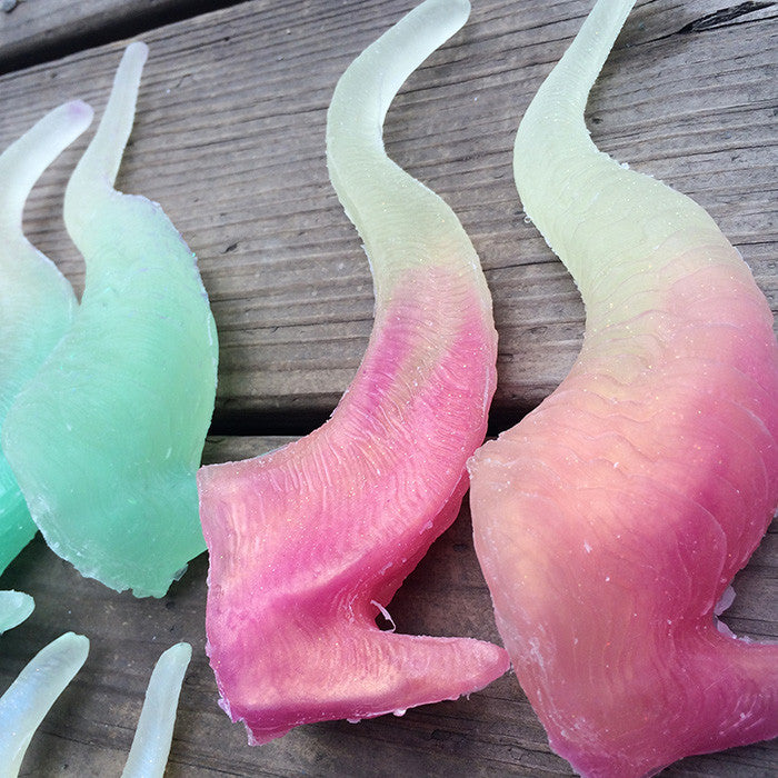 CAST TRANSLUCENT GLOW IN THE DARK HORNS
