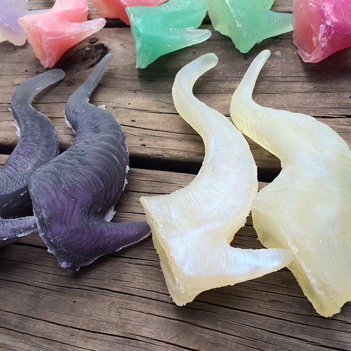 CAST TRANSLUCENT GLOW IN THE DARK HORNS