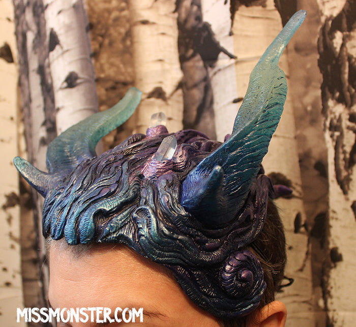 CAST TRANSLUCENT GLOW IN THE DARK HORNS