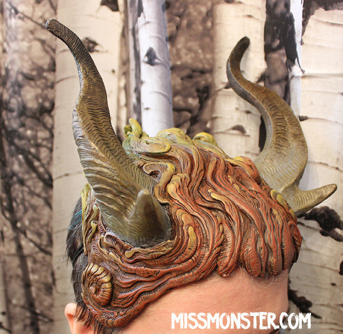 CAST TRANSLUCENT GLOW IN THE DARK HORNS