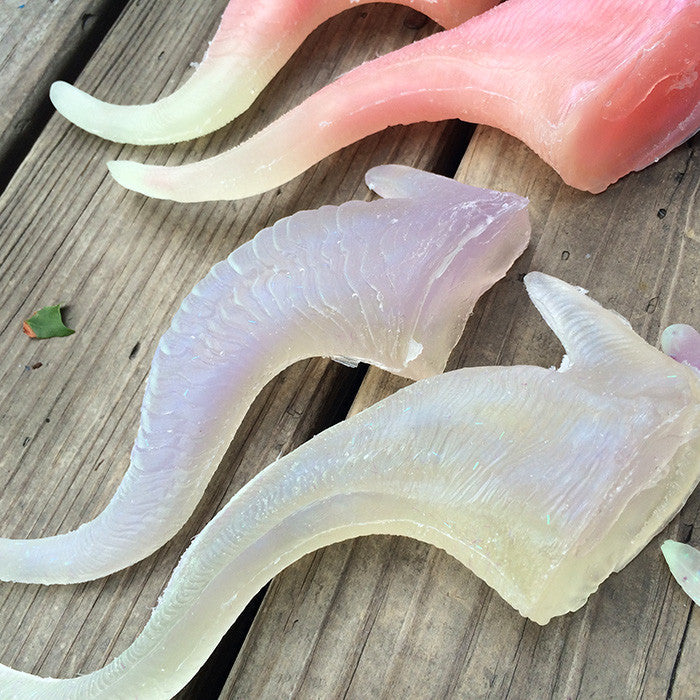 CAST TRANSLUCENT GLOW IN THE DARK HORNS