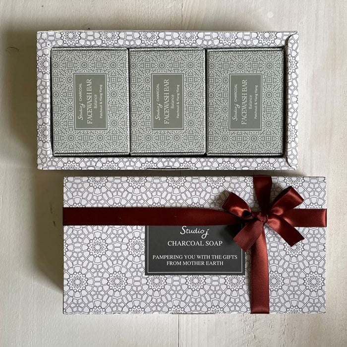 STUDIO J Gift Box : Charcoal Facewash Bar x 3 + Free Gift | Isetan KL Online Store