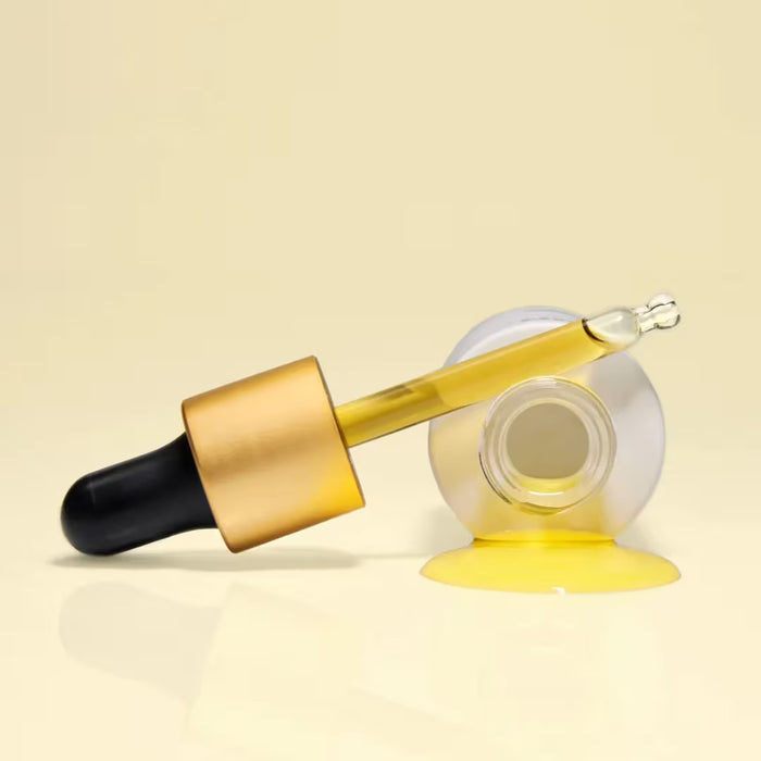 ISDIN Isdinceutics Flavo-C serum dropper with golden vitamin C liquid in glass bottle